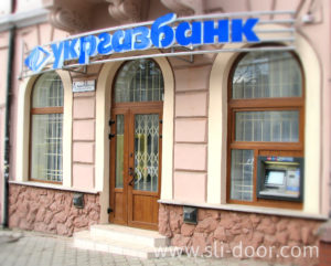 двері чернівці, пластикові вхідні двері, двері вхідні в офіс, вхідні двері пластикові, вхідні двері металопластикові,